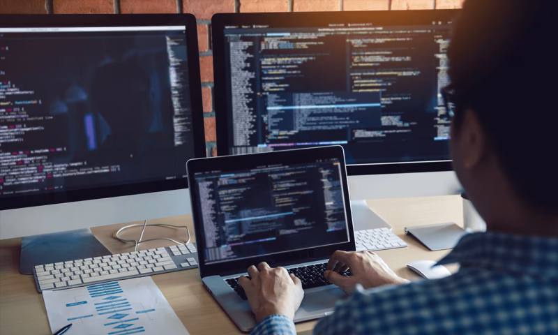 数据科学选型:R与Python如何赋能萨尔图区网站建设?